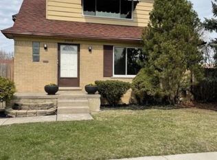21519 Sloan Dr, Harper Woods, MI 48225
