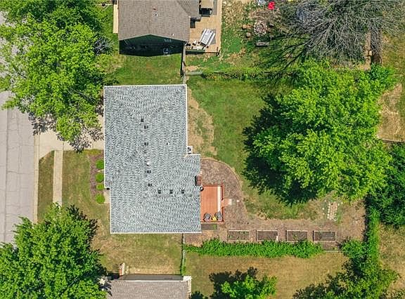 5th image of 2416 Viking Dr