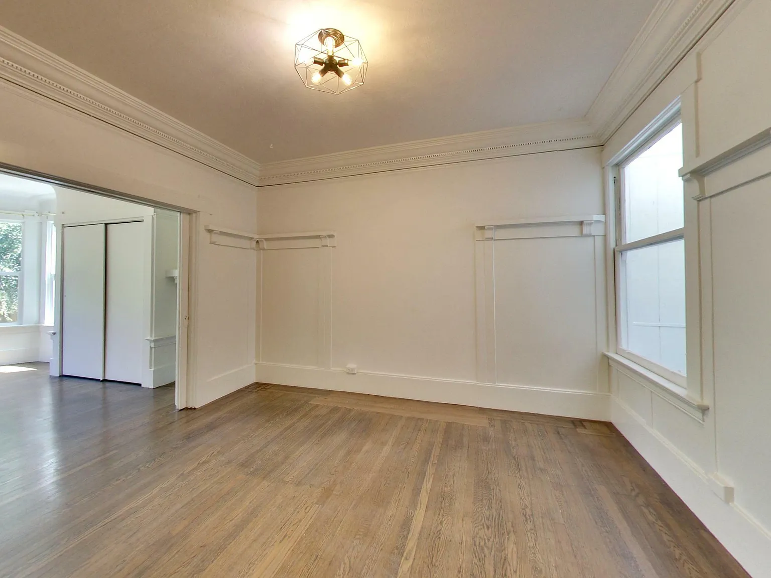 2 bed, 1.5 bath, 955 sqft, $7,295 — Photo 4
