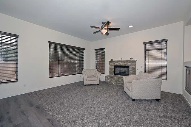 2210 E Branham Ln — Photo 12