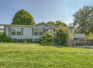 39120 Golden Glow Dr, Chilhowie, VA 24319