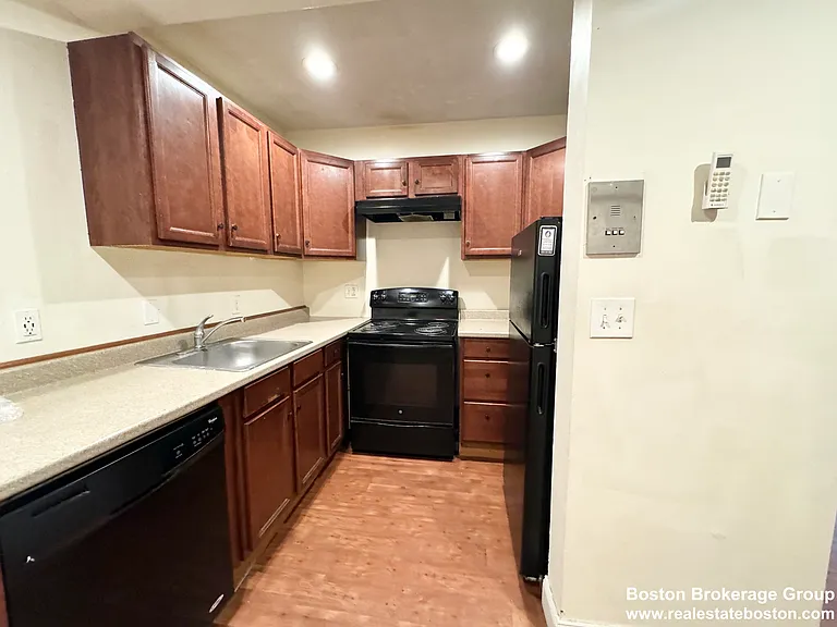 9 Ruggles St — Photo 9
