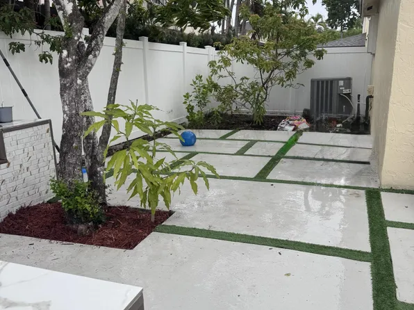 11747 NW 12th Street, Pembroke Pines, FL 33026