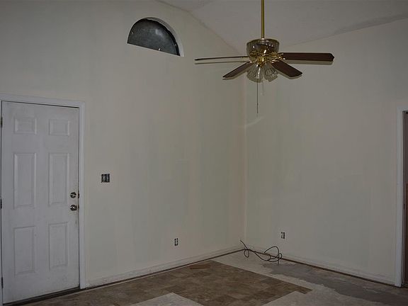 5th image of 701 Brook Meadow Ln