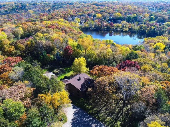 1310 Deerwood Dr, Eagan, MN 55123