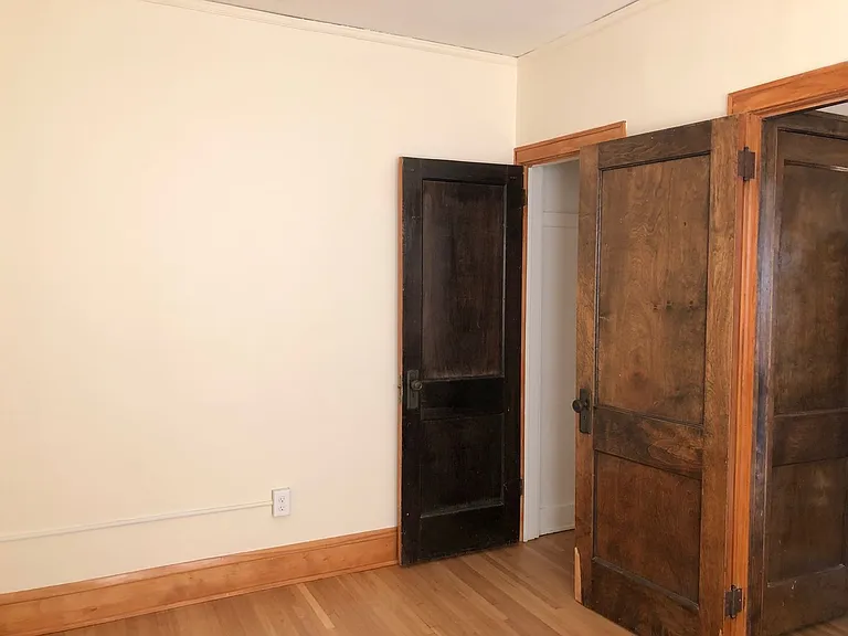 170 Summit Ave — Photo 2