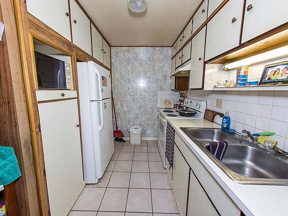 4th image of 2331 E Market St APT 311-B