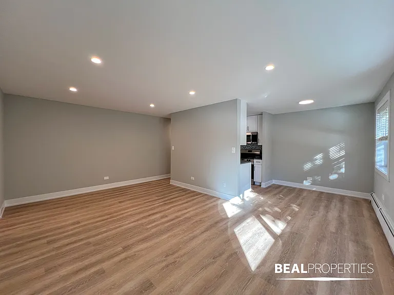 452 W Oakdale — Photo 75
