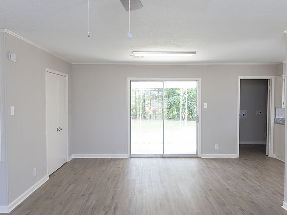 4th image of 105 Meadow Cir
