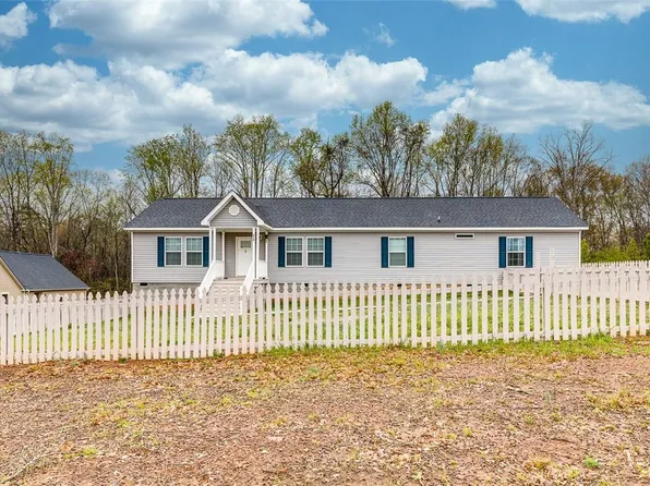 218 Hogg Rd, Williamston, SC 29697
