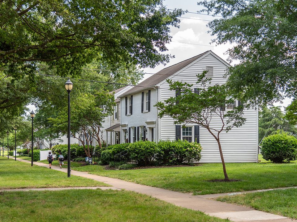 The Village at Horsepen sidewalks and townhome-style apartments
