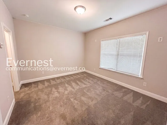 2140 Coventry Dr — Photo 18