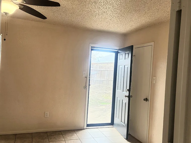 3712 Hulen Park Cir — Photo 22