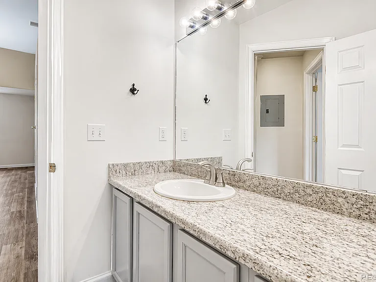 3235 S Walden Ct #H — Photo 7