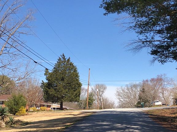 4th image of 107 Lynchburg Dr