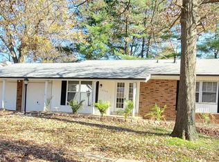 12036 Baresford Dr, Florissant, MO 63033
