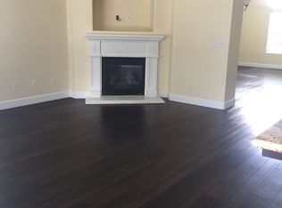 1922 W Hampton Dr, Hanford, CA 93230