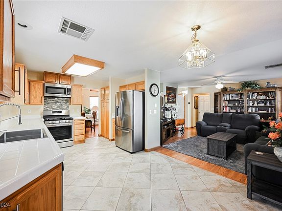 3rd image of 109 Highwood Ave