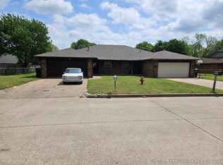 7405 S Elm Ave, Broken Arrow, OK 74011