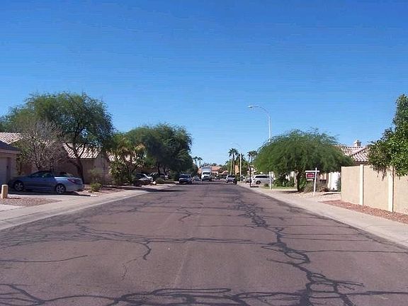 3rd image of 10910 W Ivory Ln