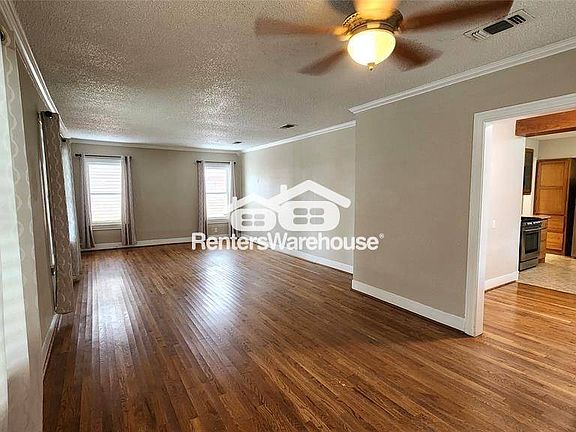 4th image of 4901 Houston Dr