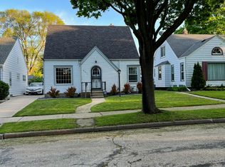 8015 W Lorraine Pl, Milwaukee, WI 53222