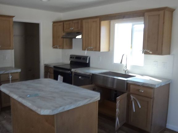 4th image of 7 Belle Dr #7