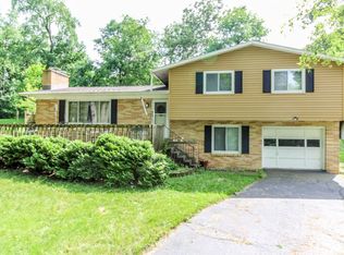 W8981 Ripley Rd, Cambridge, WI 53523