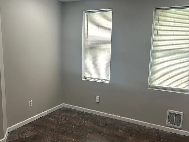 3422 Braddock Street — Photo 8