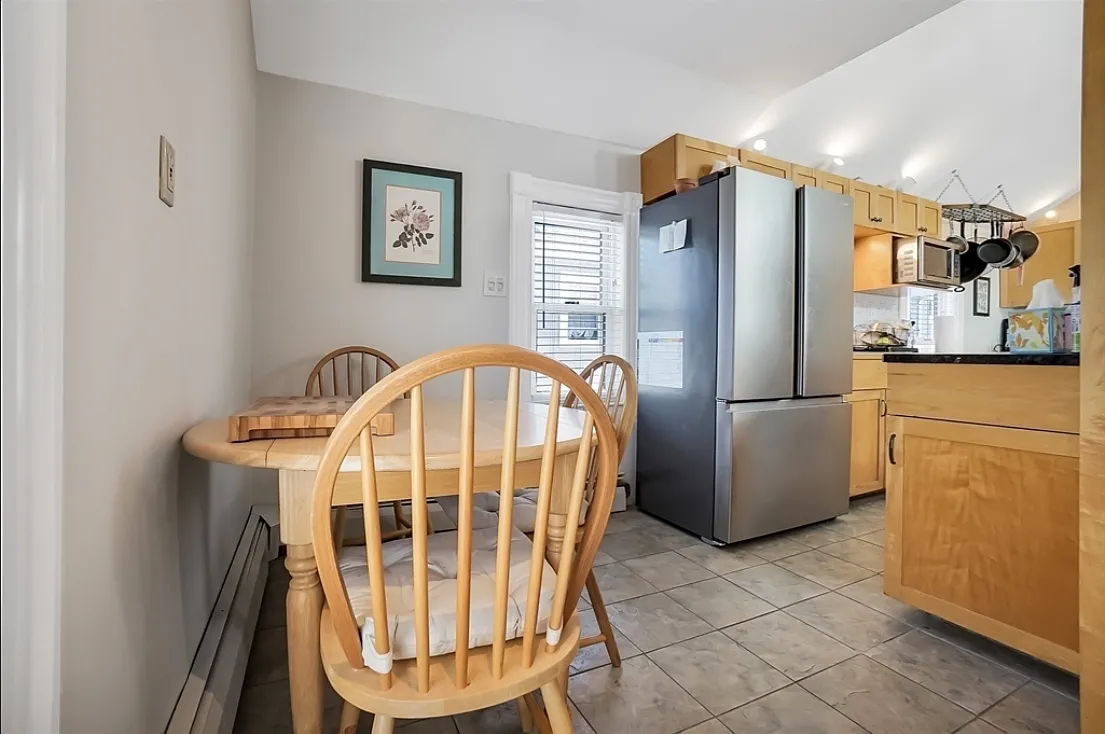 3 bed, 1448 sqft, $3,100 — Photo 2