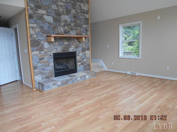 2nd image of 1103 Chestnut Grove Dr