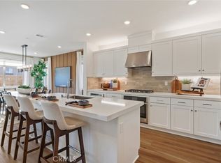 410 Checkerbloom Ln, Santa Paula, CA 93060