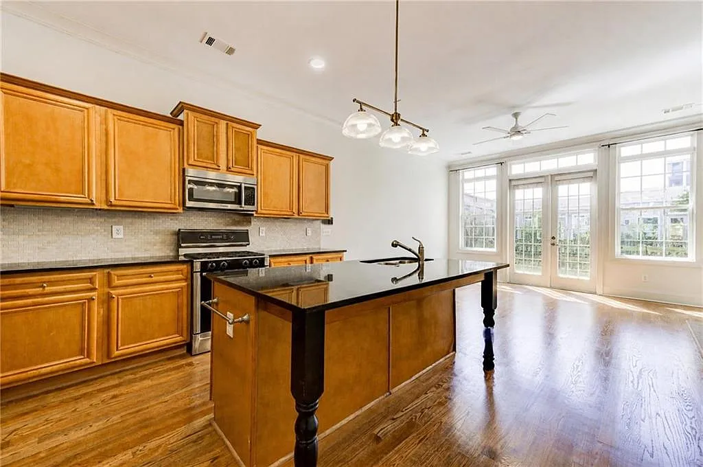 3 bed, 3.5 bath, 2185 sqft, $3,700 — Photo 1