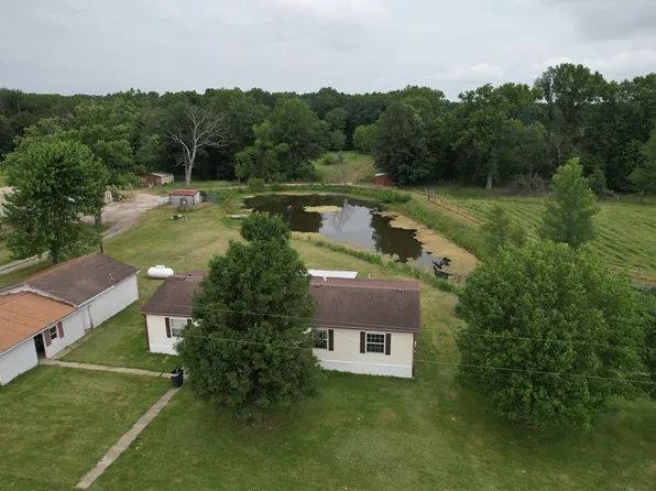 2451 County Road 1050 N, Casey, IL 62420