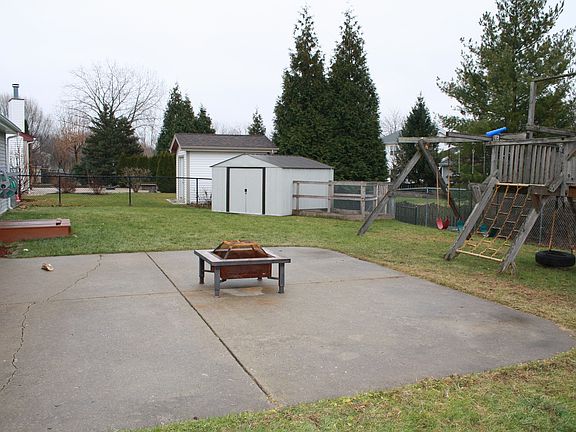 4th image of 4710 Vista Dr