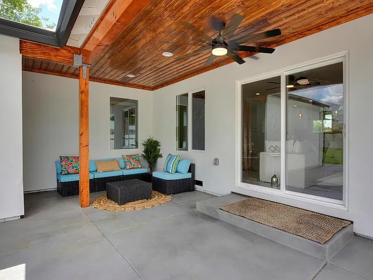 5530 Kenneth Ave — Photo 15