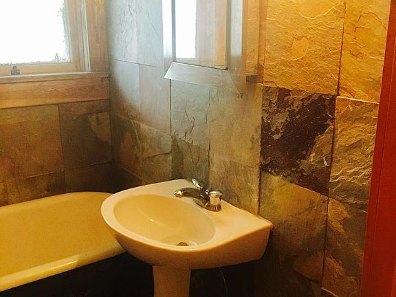 5th image of 305 5th St S APT 11