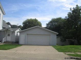 1388 W 3rd St, Dubuque, IA 52001