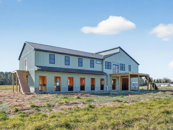 8005 Hickman Farm Rd, Wallops Island, VA 23337