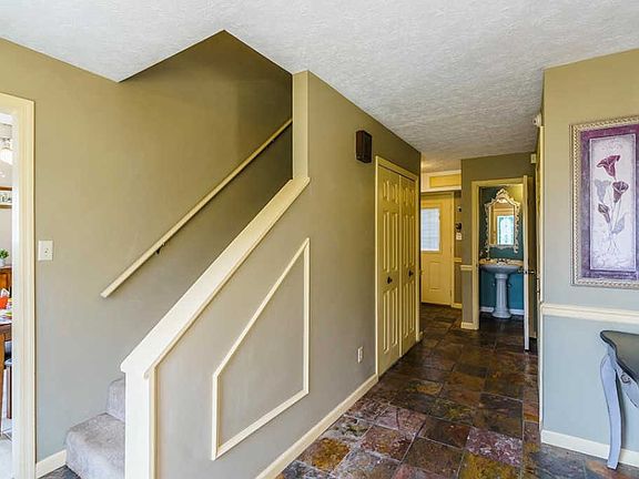 5th image of 107 Cartier Dr
