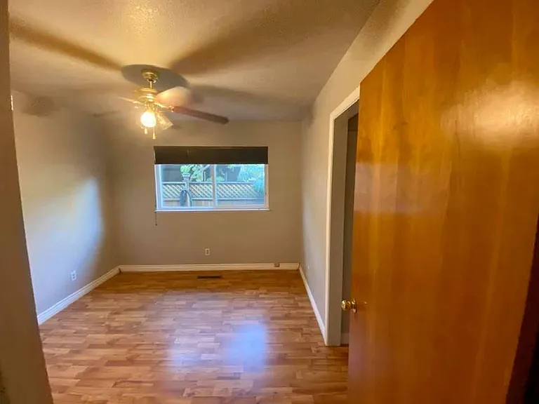 801 Runyan Dr — Photo 7