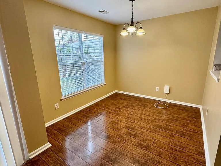 2506 B Bluff View Ct #B — Photo 17