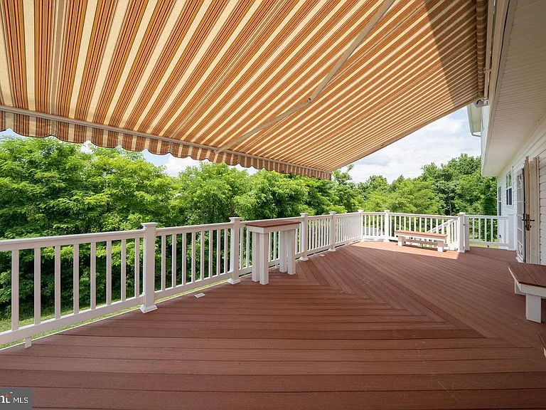 1401 Windjammer Ct — Photo 31