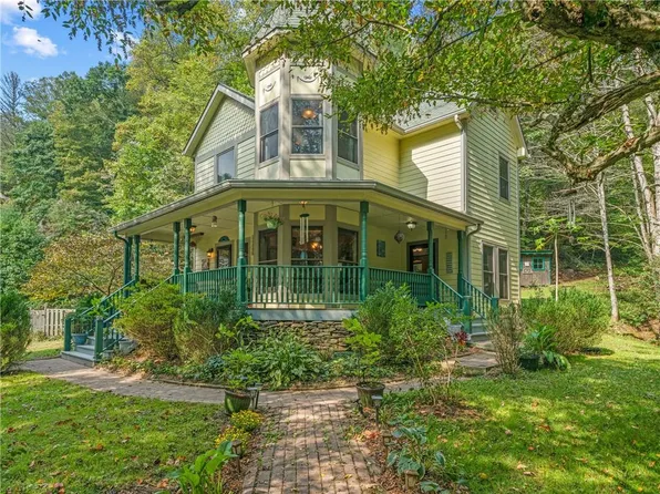 1760 Hortons Creek Rd, Burnsville, NC 28714