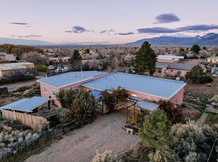 313 Adobe, Taos, NM 87571