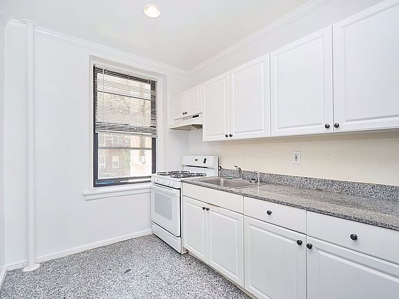 2nd image of 583 W 215th St APT B4