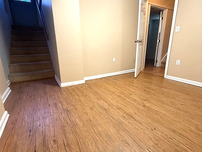 112 Tennyson Ave — Photo 40