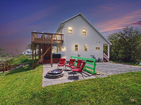 2nd image of 3053 N Lakeshore Dr