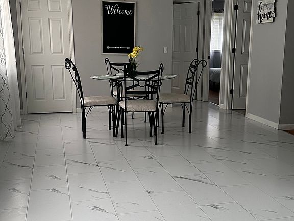 4th image of 5223 Ville Anita Ct