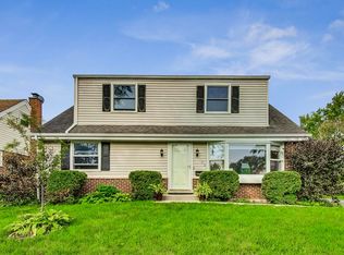 180 Cherrywood Rd, Buffalo Grove, IL 60089